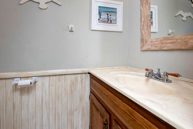 2150 E Raynell Street, Springfield, MO 65804