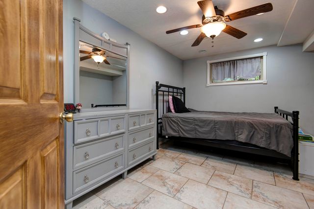 2150 E Raynell Street, Springfield, MO 65804