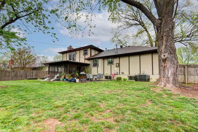 2150 E Raynell Street, Springfield, MO 65804