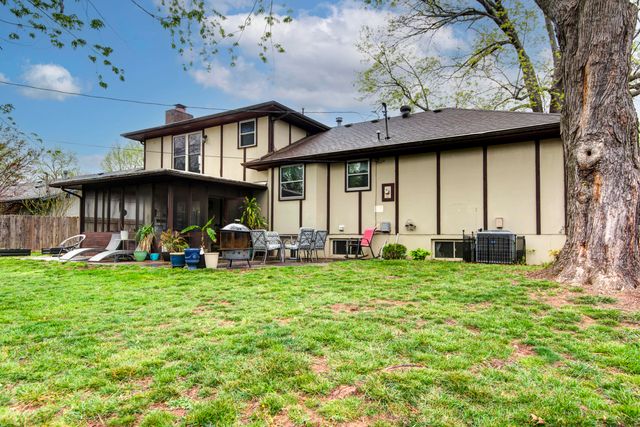 2150 E Raynell Street, Springfield, MO 65804