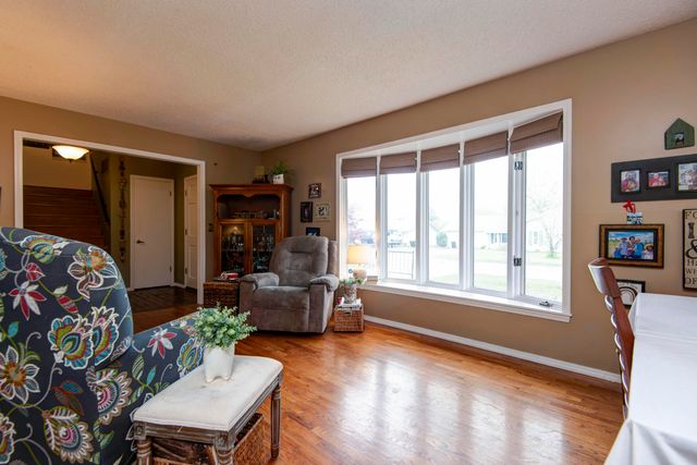 2150 E Raynell Street, Springfield, MO 65804