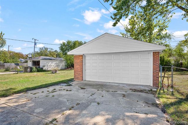 2268 Serra Drive, Sterling Heights, MI 48310