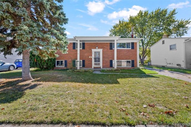 2268 Serra Drive, Sterling Heights, MI 48310