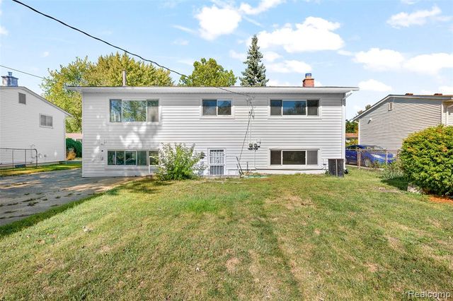 2268 Serra Drive, Sterling Heights, MI 48310