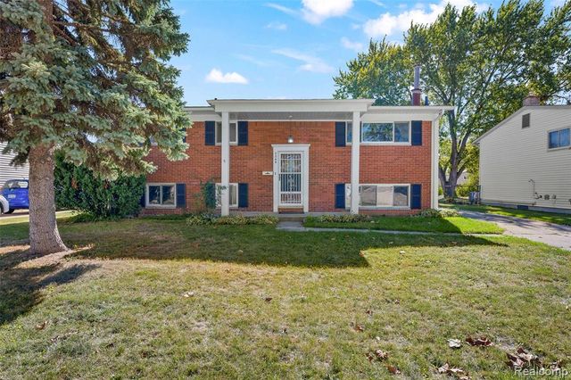 2268 Serra Drive, Sterling Heights, MI 48310