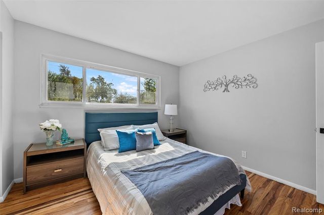 2268 Serra Drive, Sterling Heights, MI 48310