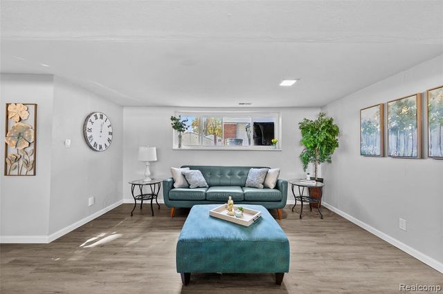 2268 Serra Drive, Sterling Heights, MI 48310