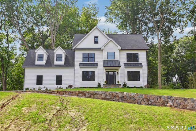 18 Timberlane Trail, Trumbull, CT 06611