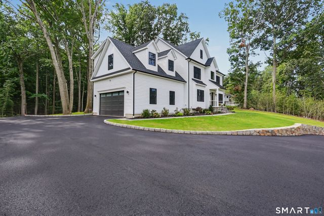 18 Timberlane Trail, Trumbull, CT 06611