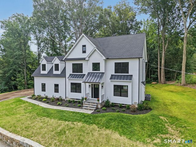18 Timberlane Trail, Trumbull, CT 06611