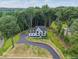 18 Timberlane Trail, Trumbull, CT 06611