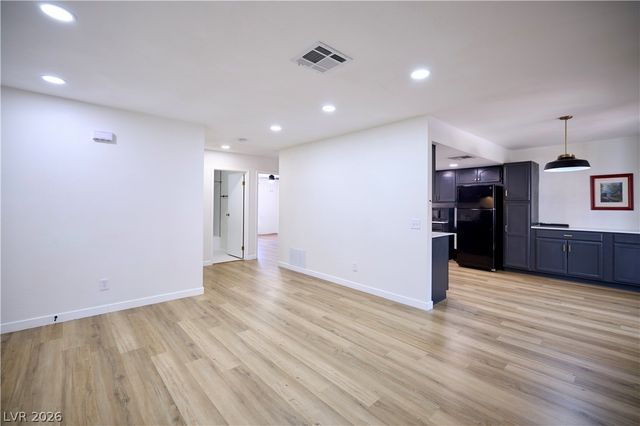 6659 West Tropicana Avenue 203, Las Vegas, NV 89103