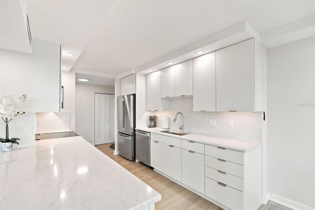 707 S GULFSTREAM AVENUE 207, Sarasota, FL 34236