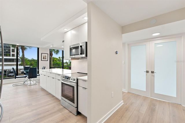707 S GULFSTREAM AVENUE 207, Sarasota, FL 34236