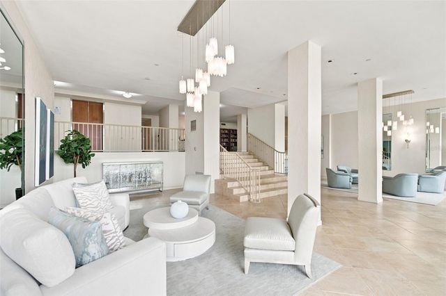 707 S GULFSTREAM AVENUE 207, Sarasota, FL 34236
