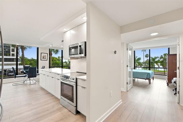 707 S GULFSTREAM AVENUE 207, Sarasota, FL 34236