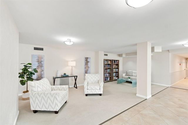 707 S GULFSTREAM AVENUE 207, Sarasota, FL 34236