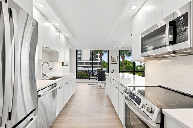 707 S GULFSTREAM AVENUE 207, Sarasota, FL 34236