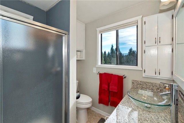 39676 Oakglen, Fawnskin, CA 92333