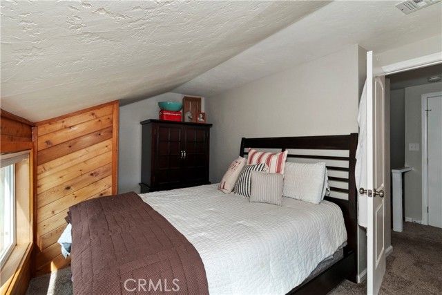 39676 Oakglen, Fawnskin, CA 92333