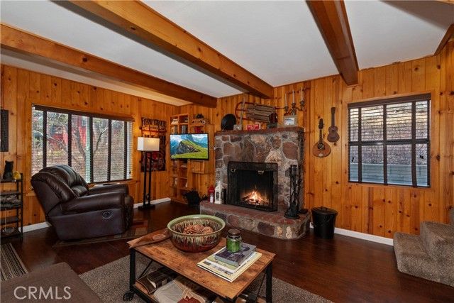 39676 Oakglen, Fawnskin, CA 92333