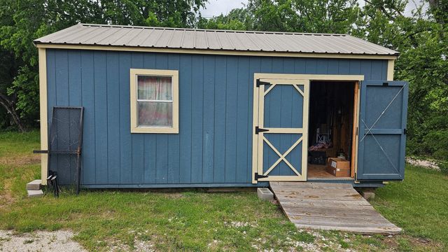 820 Ports O Call Drive, Granbury, TX 76048