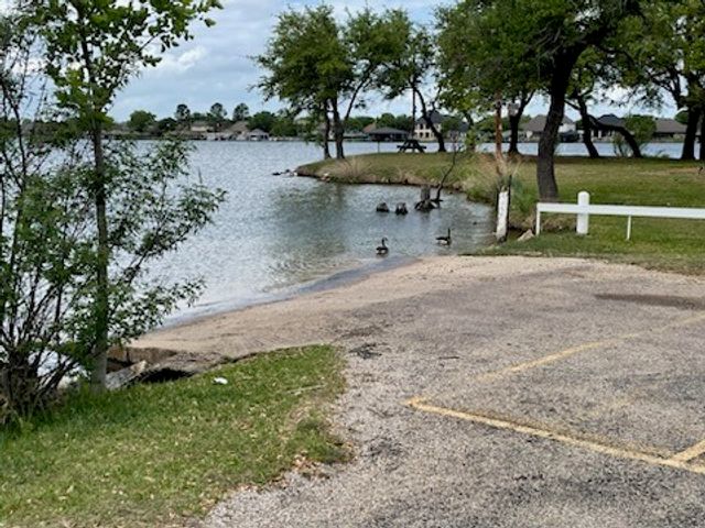 820 Ports O Call Drive, Granbury, TX 76048