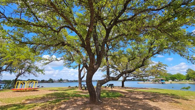 820 Ports O Call Drive, Granbury, TX 76048