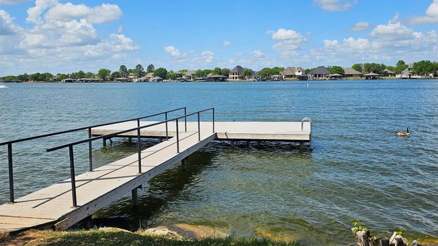 820 Ports O Call Drive, Granbury, TX 76048