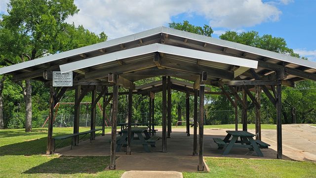 820 Ports O Call Drive, Granbury, TX 76048