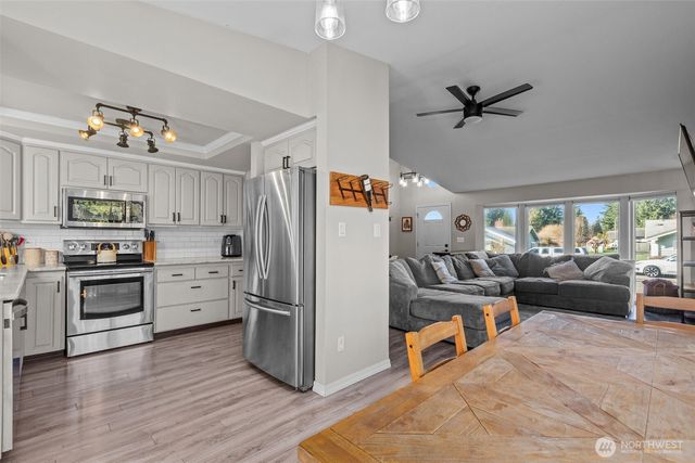 20911 66th Avenue NE, Arlington, WA 98223