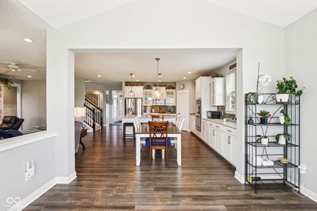 2498 Stonehaven Way, Avon, IN 46123