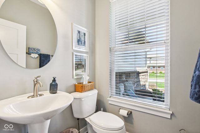 2498 Stonehaven Way, Avon, IN 46123