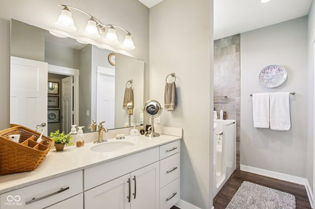 2498 Stonehaven Way, Avon, IN 46123