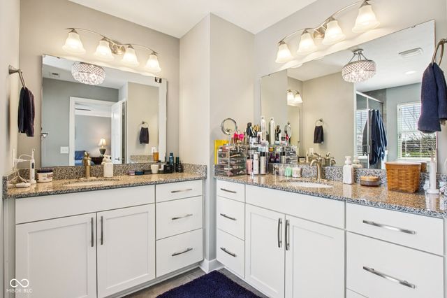 2498 Stonehaven Way, Avon, IN 46123