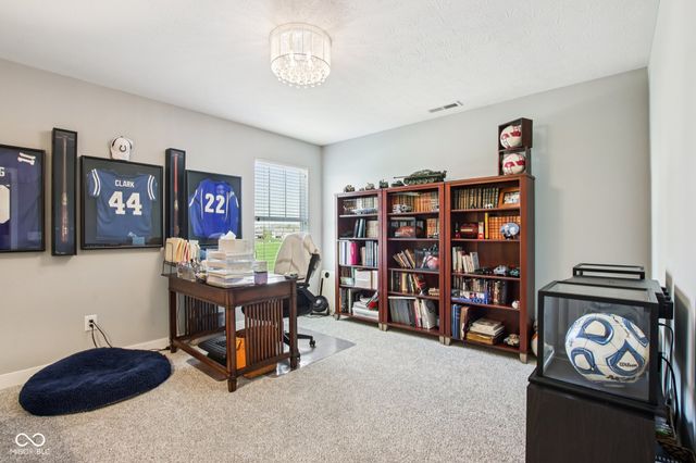 2498 Stonehaven Way, Avon, IN 46123