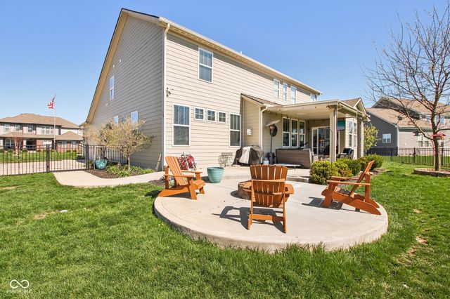 2498 Stonehaven Way, Avon, IN 46123