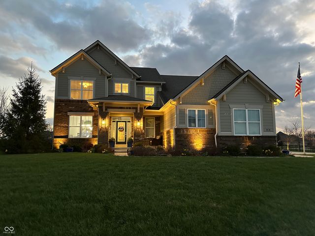 2498 Stonehaven Way, Avon, IN 46123