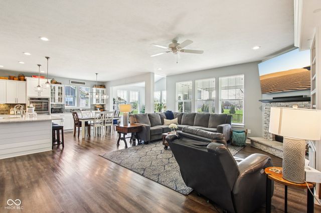 2498 Stonehaven Way, Avon, IN 46123