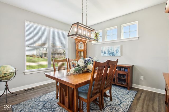 2498 Stonehaven Way, Avon, IN 46123