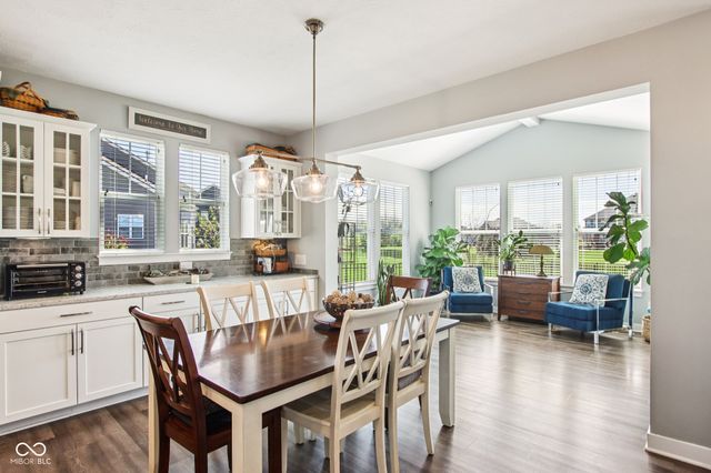 2498 Stonehaven Way, Avon, IN 46123