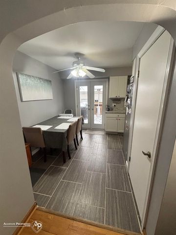 1327 Moores River Drive, Lansing, MI 48910