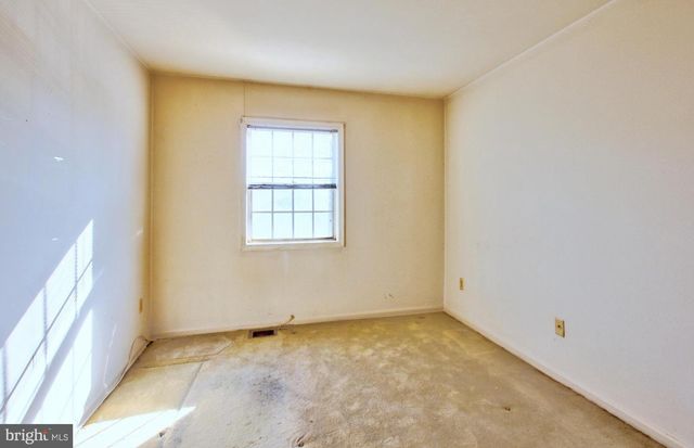 7856 LAKECREST DR, Greenbelt, MD 20770