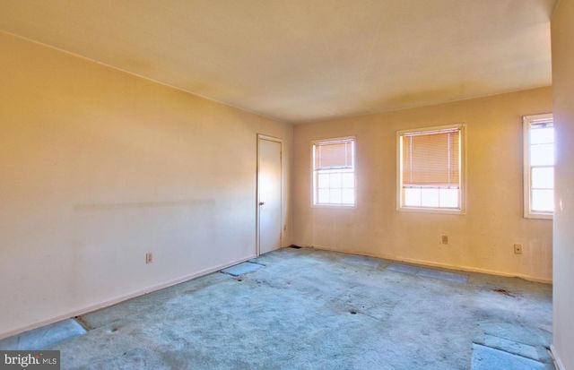 7856 LAKECREST DR, Greenbelt, MD 20770