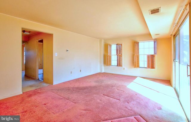 7856 LAKECREST DR, Greenbelt, MD 20770