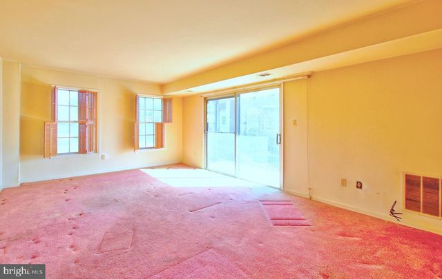 7856 LAKECREST DR, Greenbelt, MD 20770