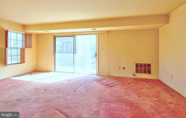 7856 LAKECREST DR, Greenbelt, MD 20770