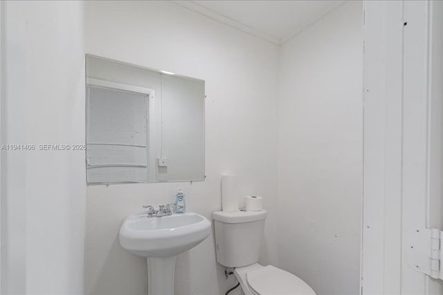 720 W 28th St, Hialeah, FL 33010