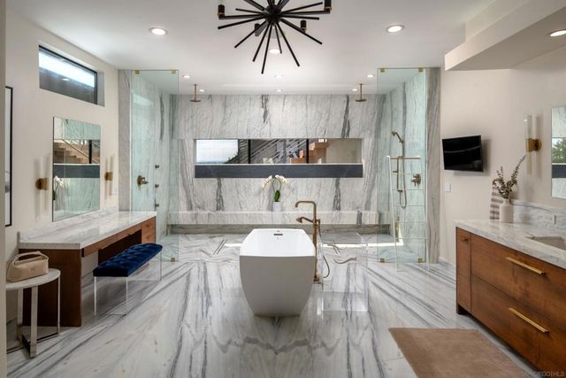 5780 Rutgers Road, La Jolla, CA 92037