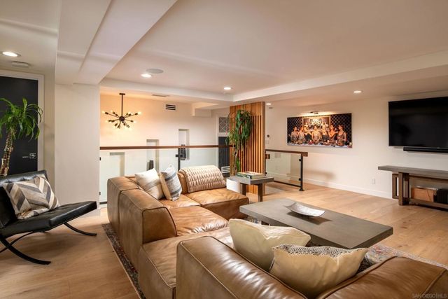 5780 Rutgers Road, La Jolla, CA 92037